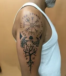 Compass-Tattoo-Design-Ideas-59