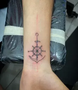 Compass-Tattoo-Design-Ideas-10