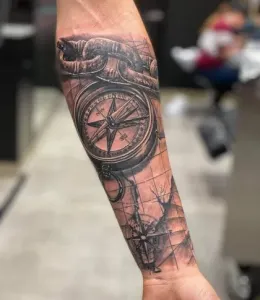Compass-Tattoo-Design-Ideas-42