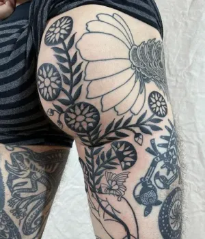 mens-thigh-tattoo-ideas-27