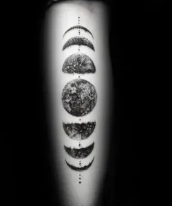 Moon-Tattoo-Design-Ideas-14