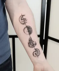Moon-Tattoo-Design-Ideas-52