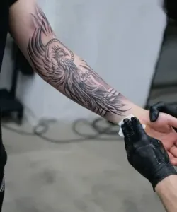 Phoenix-Tattoo-Design-Ideas-Meaningful-and-Inspiring-Designs-for-Every-Style-12